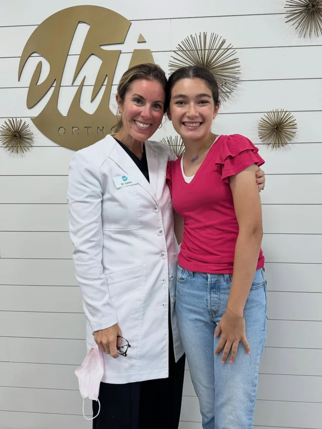 Kenzie has always had one of the sweetest personalities—and now her smile matches her gorgeous face. 😃
Kenzies mom is also a local dentist and we’re honored to be her orthodontist ! 🦷 
This week, they surprised us with the kindest note and some delicious treats—what a thoughtful gesture! 🍪😍
Kenzie, we’ll miss seeing you around, but we’re so excited for you and your beautiful new smile. Keep beaming! #smilegoals #patientlove #orthodontics #chtortho