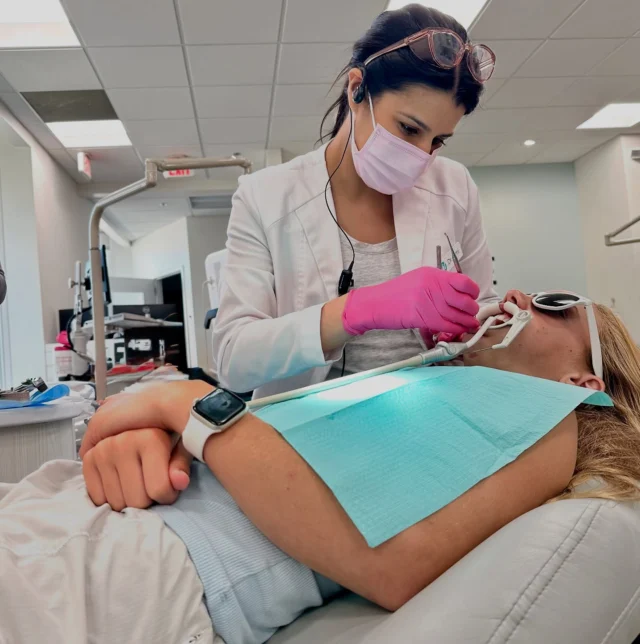 Back on the grind and starting the week strong 💪 Happy Monday from the Smile Squad at CHT! 
.
.
Call us 📱 for your complimentary consultation! Can’t wait to see you! 
#loveyoursmile #chtortho #upgradeyoursmile #braces #clearaligners #happymonday #orthodontist